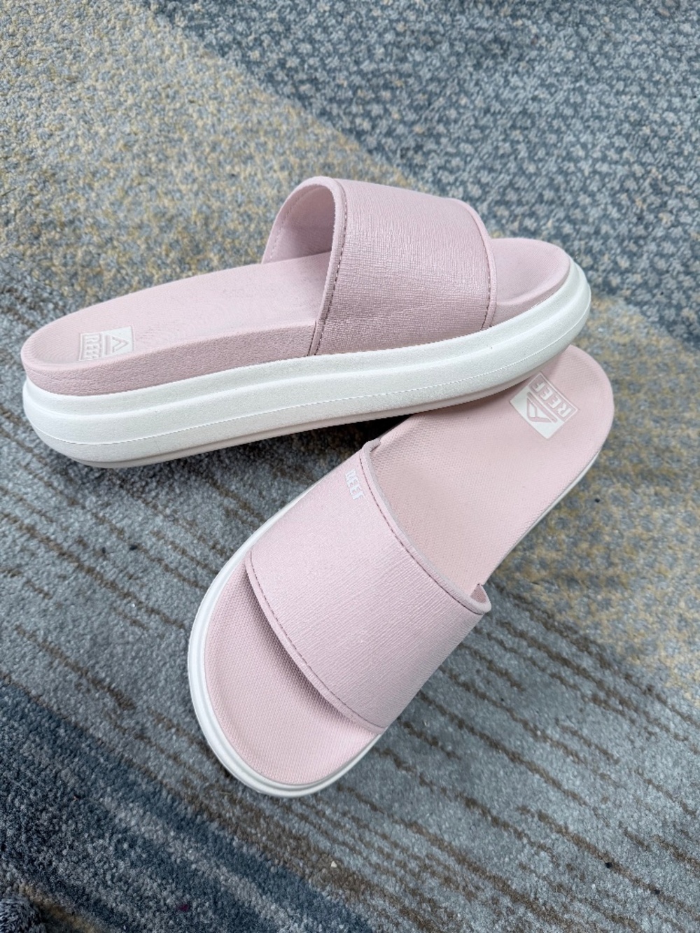 Reef Cushion Bondi Bay Slides in Pink | Size 9 | Special Edition Color